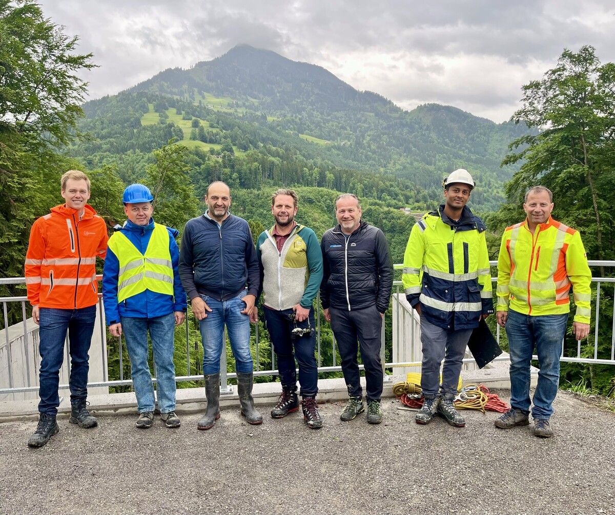 Übergabe der ersten beiden Bauabschnitte des Hochwasserschutzprojekts „Montiola“ mit Vertretern von Land, Gemeinde und Baufirmen.⇒Gemeinde Thüringen