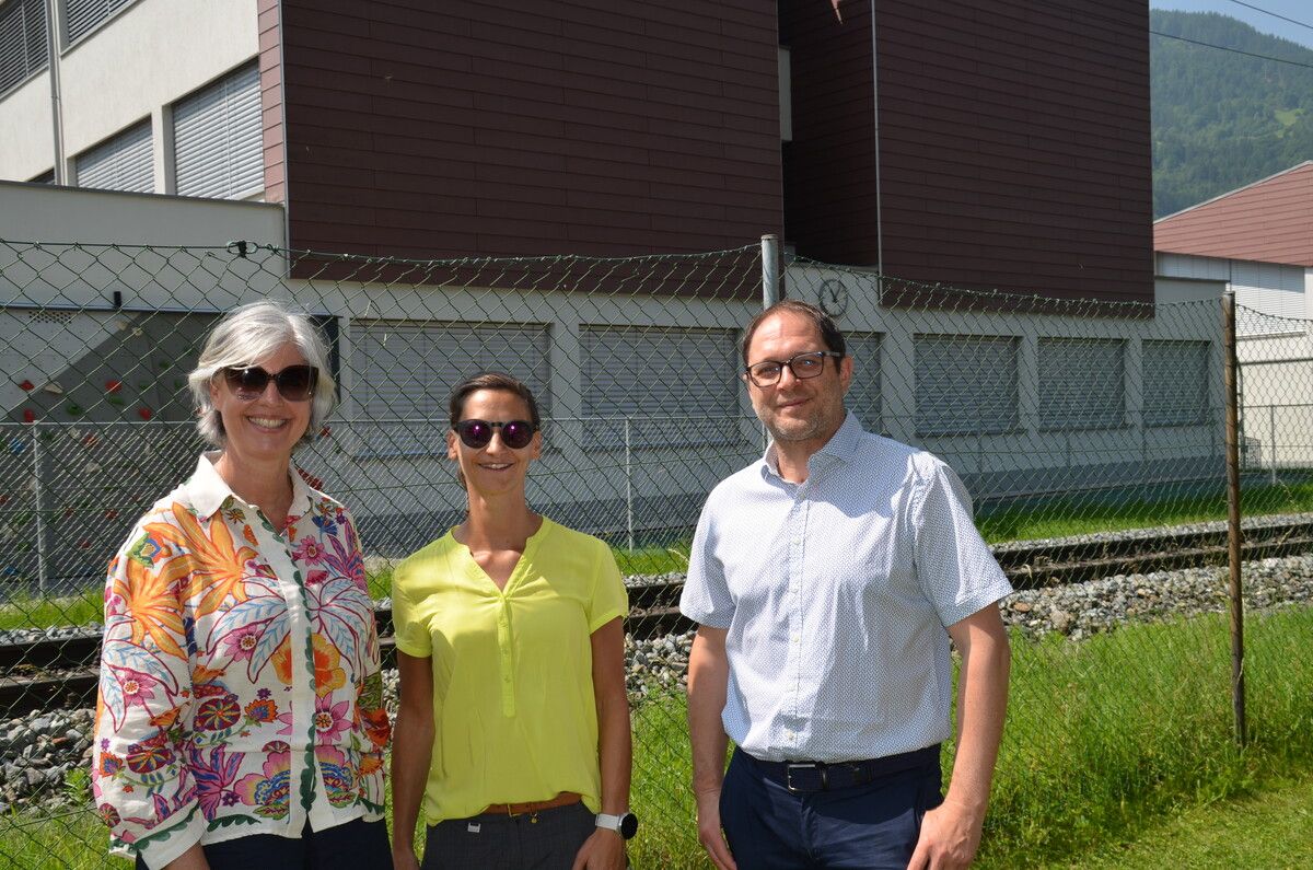 V.l.: SQM Angelika Kaufmann, Dir. Melanie Melmer und Bürgermeister Jürgen Haller. ⇒MS Schruns