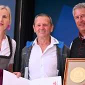 Großes Goldenes Ehrenzeichen für Günter Pefferkorn