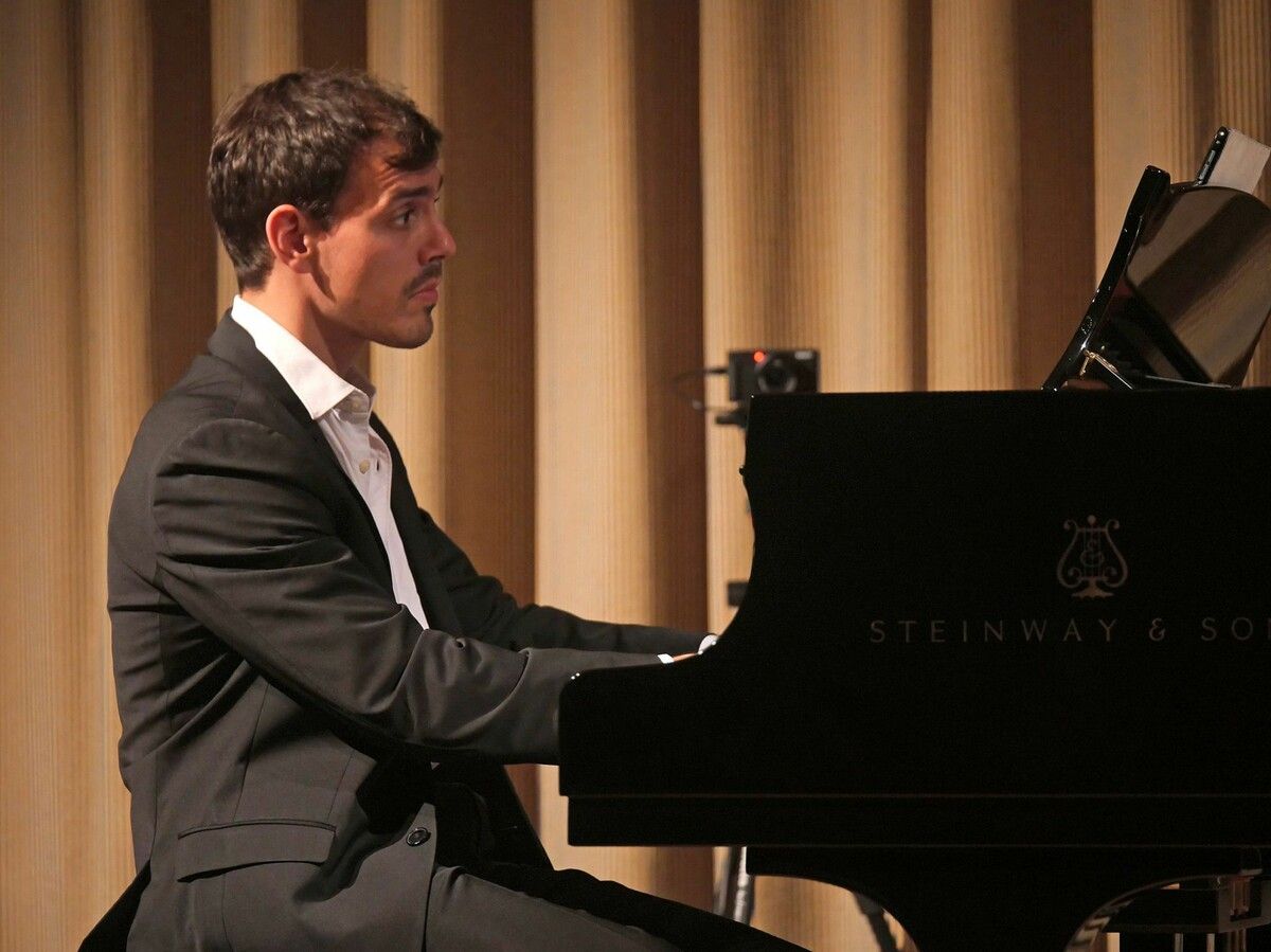 Aaron Pilsan interpretierte Bachs zweiten Band des Wohltemperierten Klaviers. helmut voith