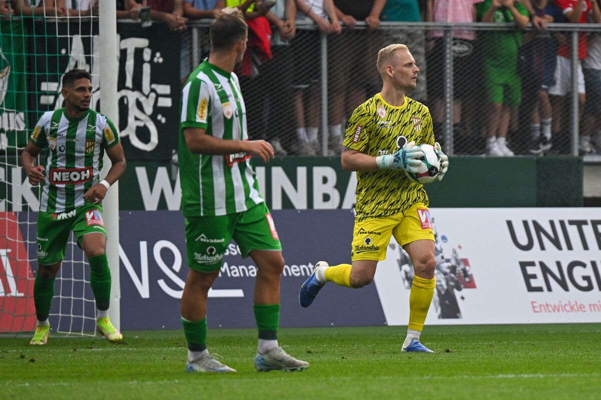 Alles im Griff: Austria-Torhüter Domenik Schierl zum Saisonstart dabei.⇒gepa