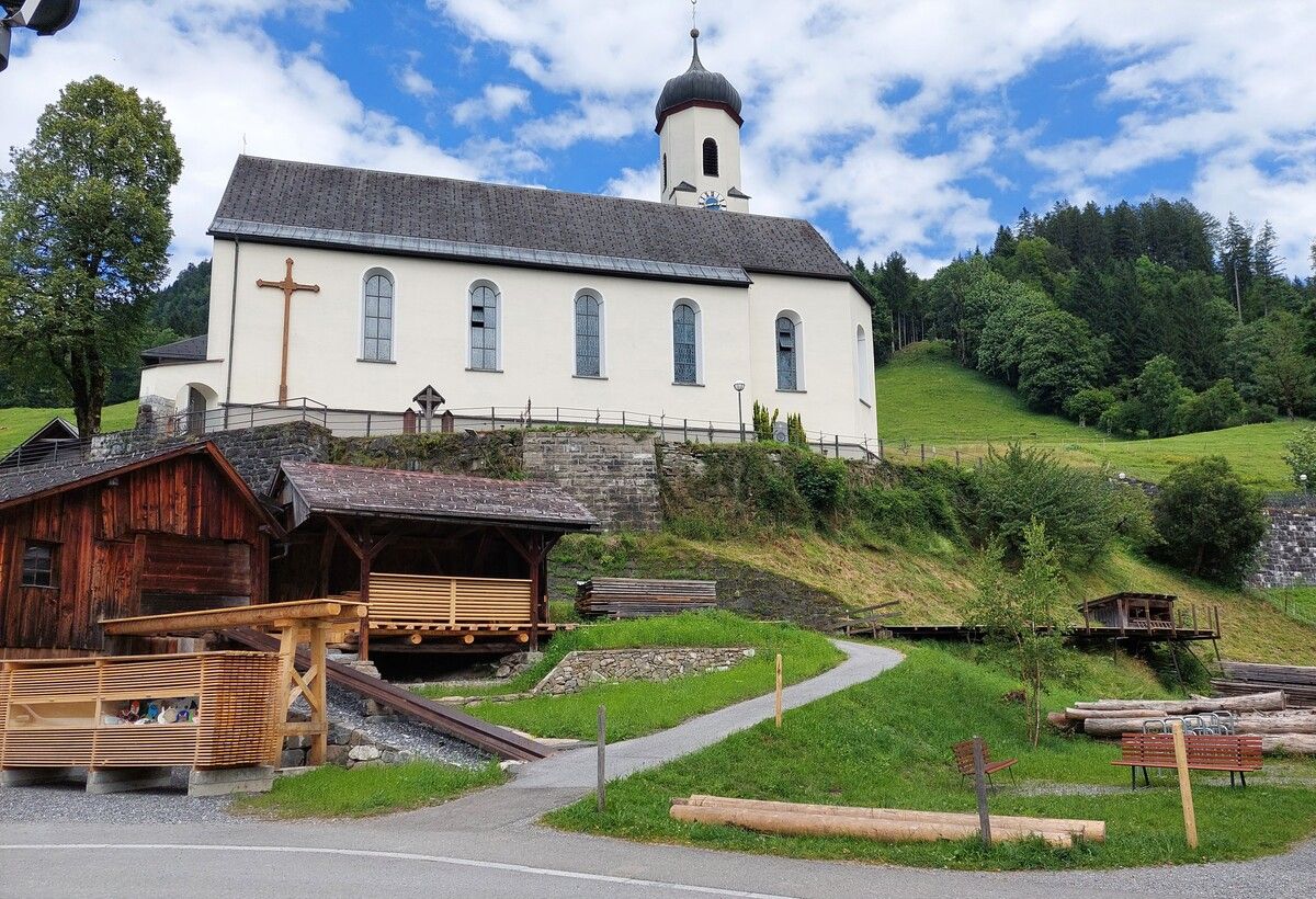 Am Samstag, dem 5. Juli, findet um 11 Uhr die Eröffnung statt. ⇒heris seago
