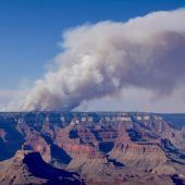 Rauchwolken über dem Grand Canyon