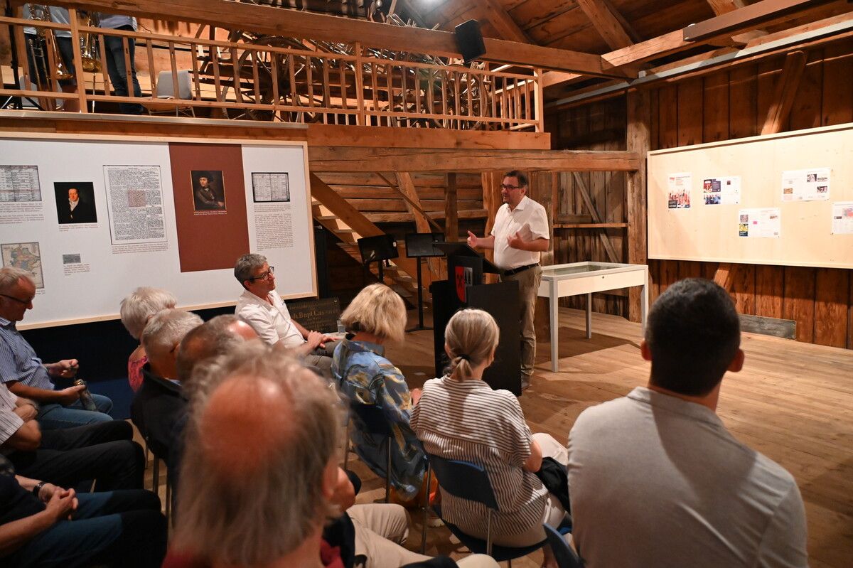 Christof Thöny gab Einblicke in die Ausstellungsinhalte.⇒dob