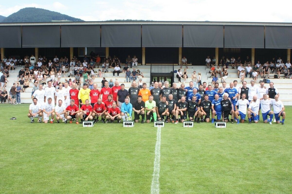 Das Legendenturnier war ein Höhepunkt der Feierlichkeiten zur neuen Sportstätte in Röthis. ⇒vn/TK (2)