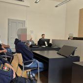 Das eigene Haus abgefackelt und gefilmt