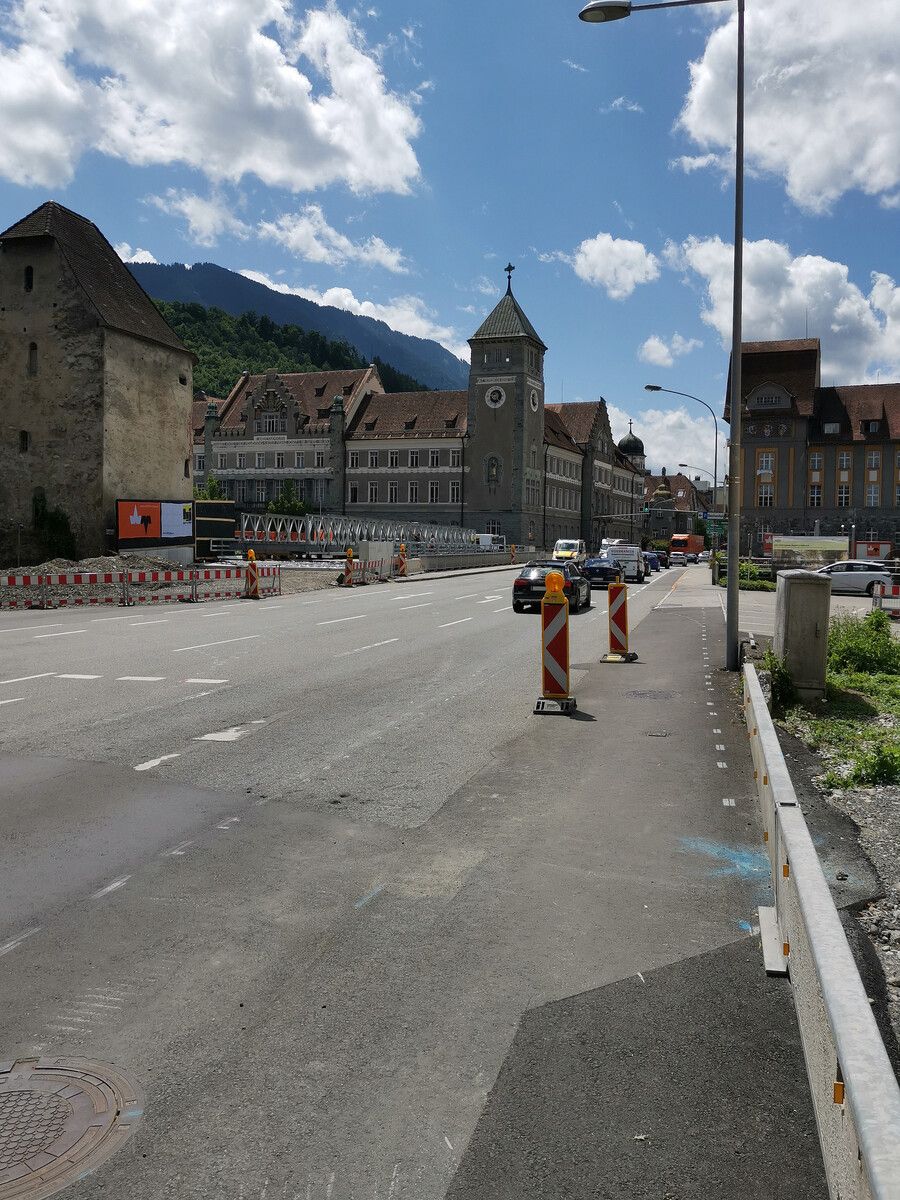 Der Rückbau der Montfortbrücke hat begonnen.⇒stadt feldkirch
