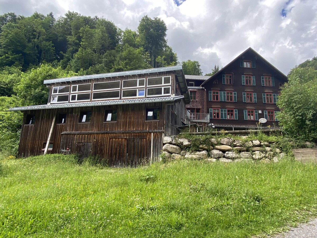 Der Sportplatz soll in Garsella entstehen, in der Nähe des Gemsle.