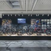 Zumtobel inszeniert Giant-Flagshipstore
