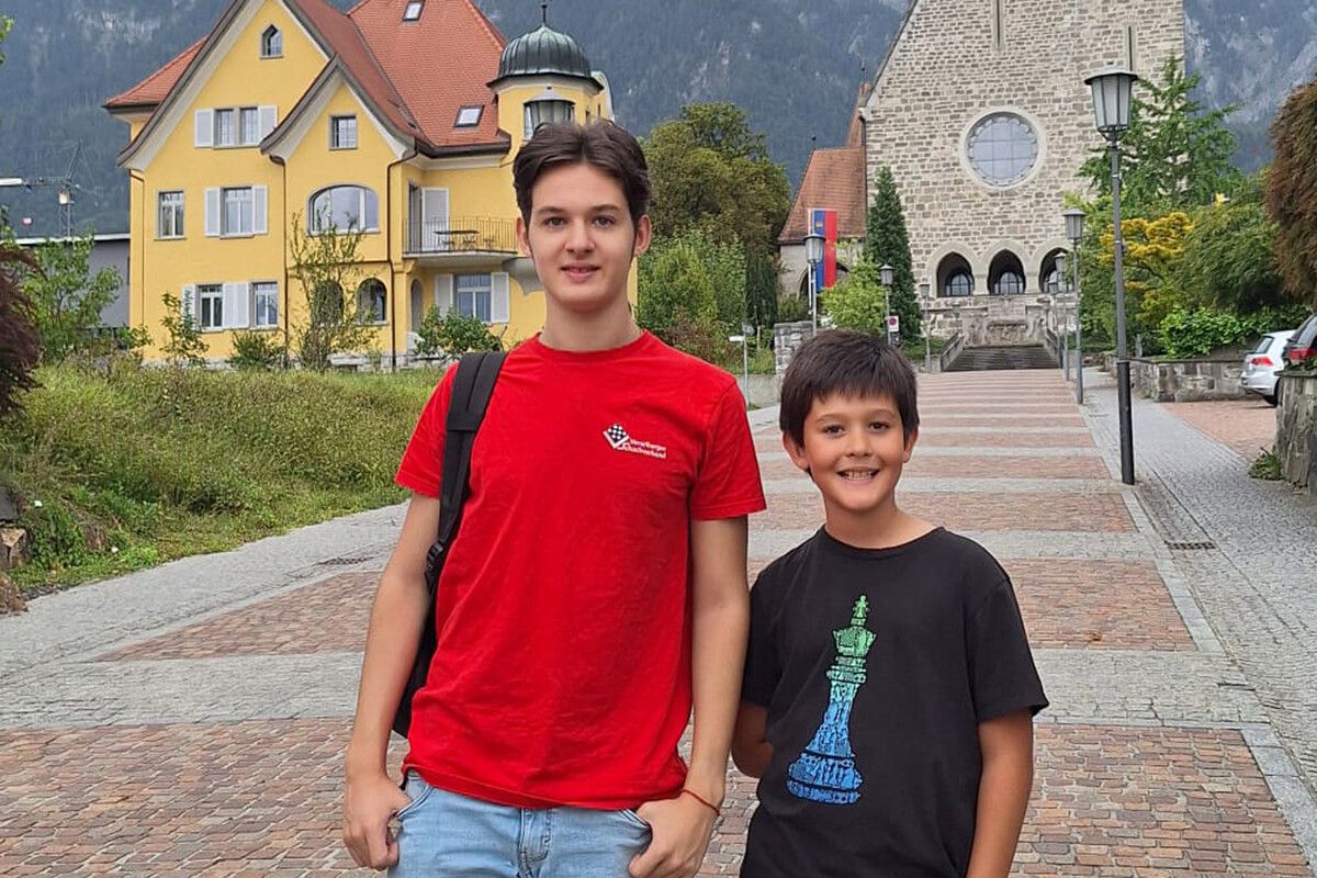 Die Brüder Abel und Thomas sind in Dornbirn zu Hause – und in der Welt der Wissenschaft und Logik.⇒Laurence Feider