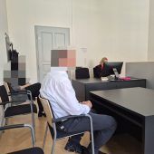 Diebische Drogeriemitarbeiter auf der Anklagebank