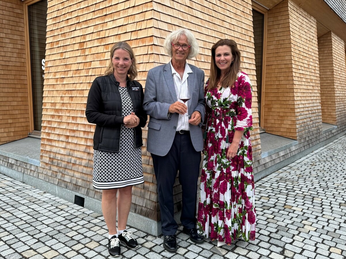 Die Landtagsabgeordneten Gerda Schnetzer-Sutterlüty und Karin Feurstein-Pichler mit Obmann Werner Gohm.⇒Sigrid Juen