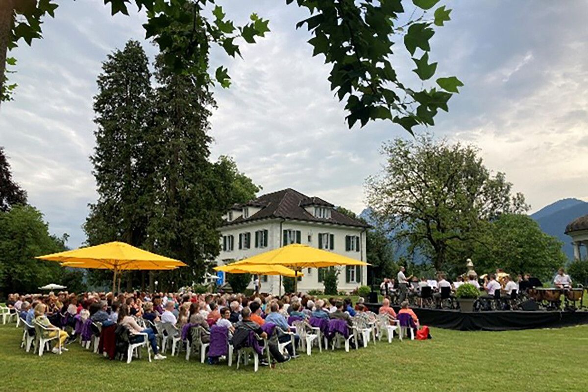Die Militärmusik Vorarlberg lädt zum Festkonzert im Park. ⇒Villa Falkenhorst