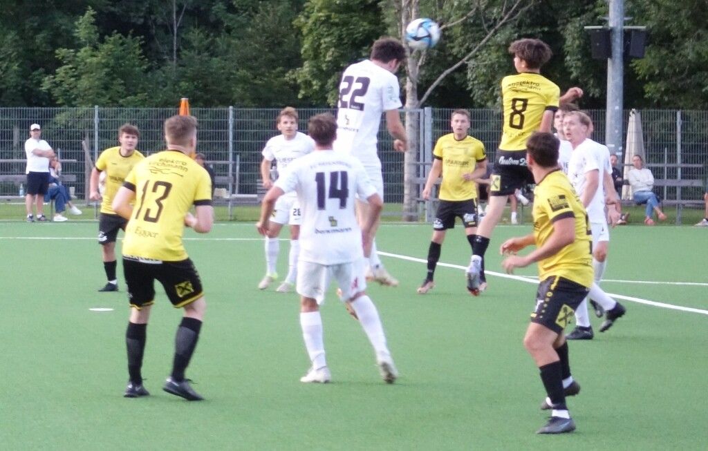 Die Riefensberger hatten gegen den FC Krumbach mehr Mühe als erwartet.⇒SIHA