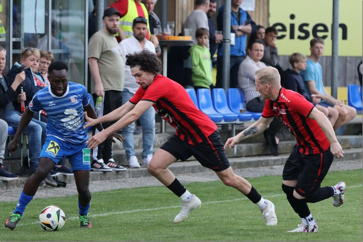 Die Spieler des FC Thüringen hoffen wieder auf sportlich bessere Zeiten. ⇒VN/TK
