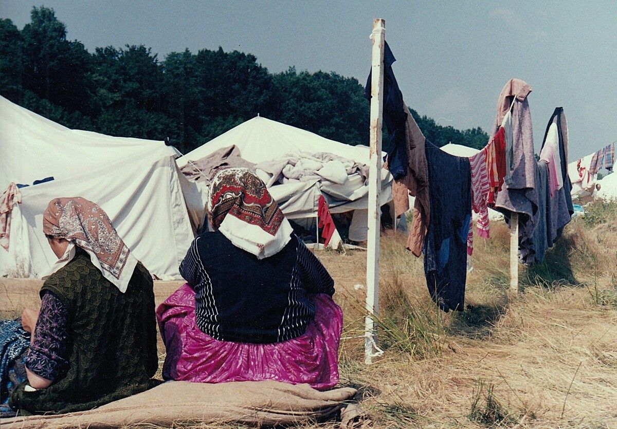 Diese Frauen aus Srebrenica haben es nach Tuzla geschafft. Von ihren Männern und Söhnen wissen sie nichts. ⇒HRJ (3)