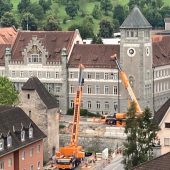 Neue Brücke über die Ill auf Zeit