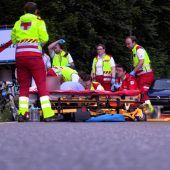 Radfahrer im Tobel gestürzt