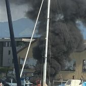 Brand im Hafenbecken