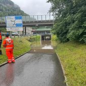 Starkregen führte vor allem im Unterland zu Dutzenden Einsätzen. »A8