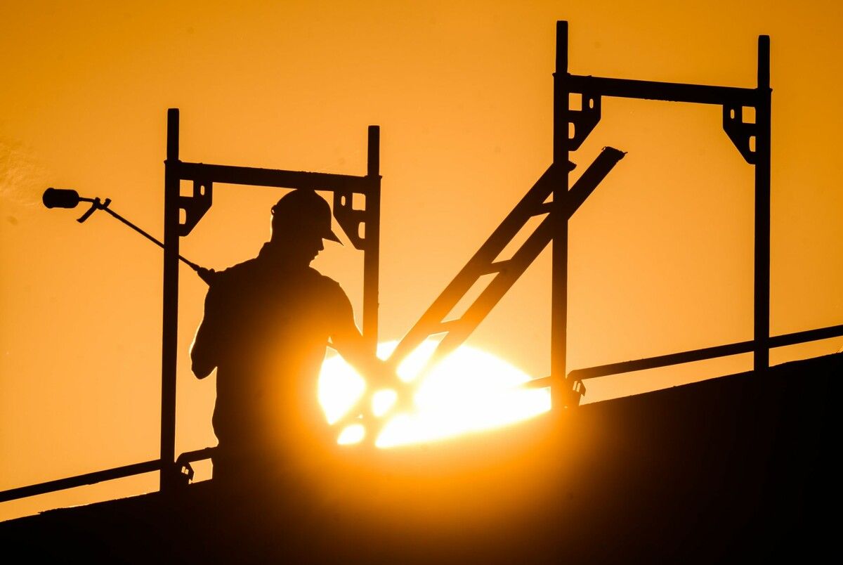 Für die Arbeit bei Hitze sollen künftig strengere Vorgaben gelten. ⇒APA/DPA