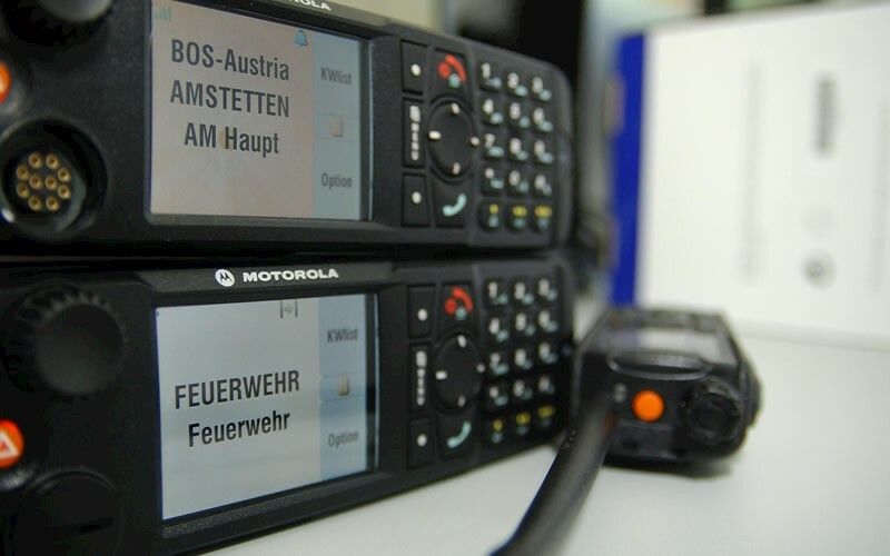 In mehreren anderen österreichischen Bundesländern ist bereits auf Digitalfunk umgerüstet worden. ⇒symbol/feuerwehr