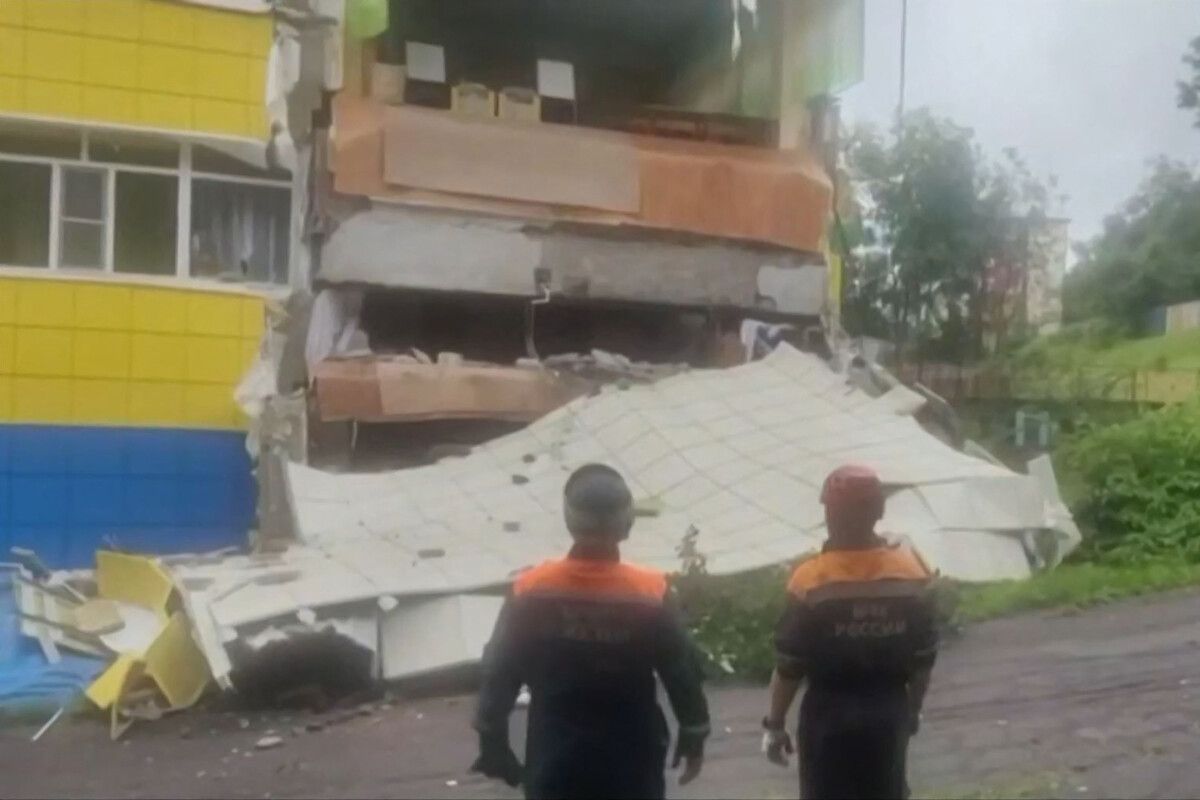 In Petropawlowsk-Kamtschatski stürzte bei dem Beben die Fassade eines Kindergartens ein. Verletzt wurde niemand.⇒AFP