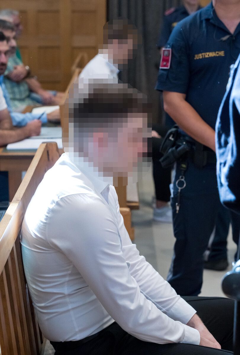 Janine G. Prozessauftakt Schwurgerichtssaal Feldkirch Richter Christoph Stadler - Staatsanwalt Markus Fußenegger - die Verteidiger Matthias Holzmann und Sanjay Doshi - Privatbeteiligtenvertreter Stefan Denifl