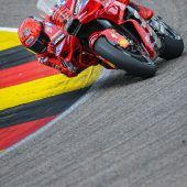 Márquez jubelt bei Sturz-Festival