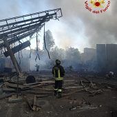 Riesiger Feuerball und lauter Knall: Tankstelle in Rom explodiert