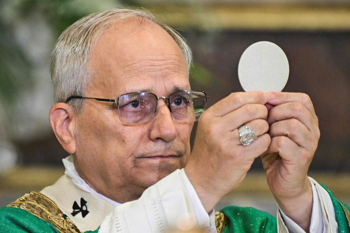 Papst Leo XIV. hat am Sonntag in der Pfarrkirche von Castel Gandolfo die Messe gefeiert. Seit vergangener Woche urlaubt der Papst in der 3000-Seelen-Gemeinde.