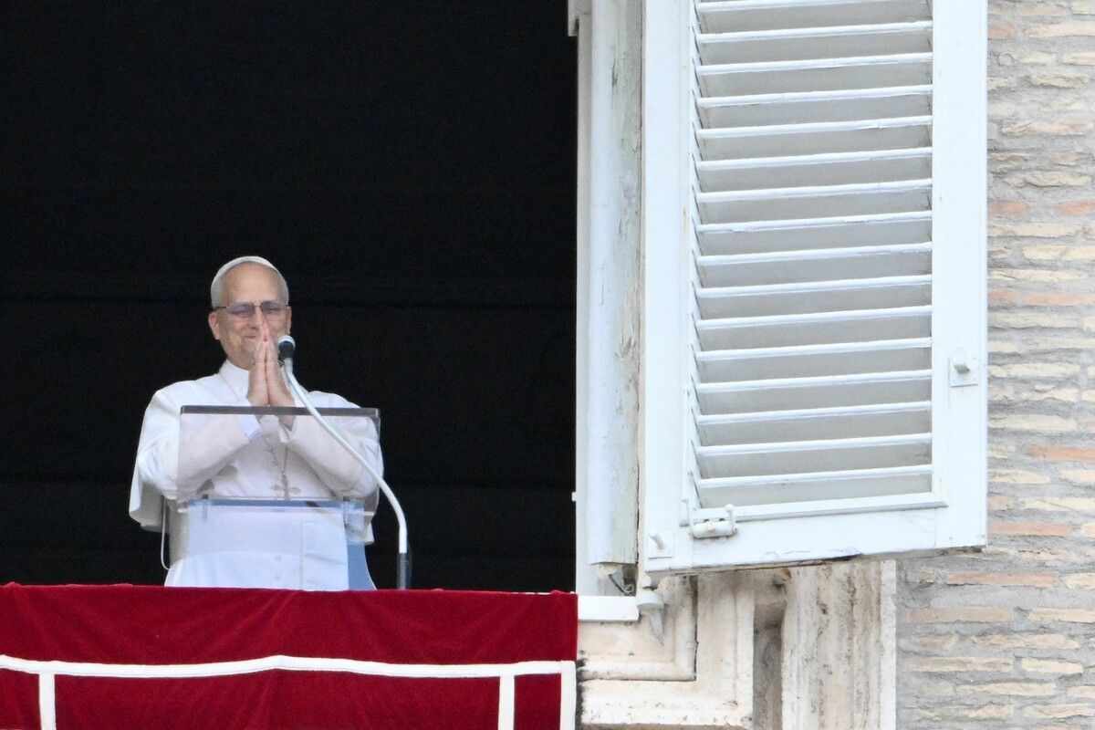 Papst Leo XIV. hat beim Angelus-Gebet auf dem Petersplatz in Rom am Sonntag eindringlich für die Respektierung des Völkerrechts plädiert. Der Papst äußerte seine tiefe Besorgnis über die humanitäre Lage im Gazastreifen.