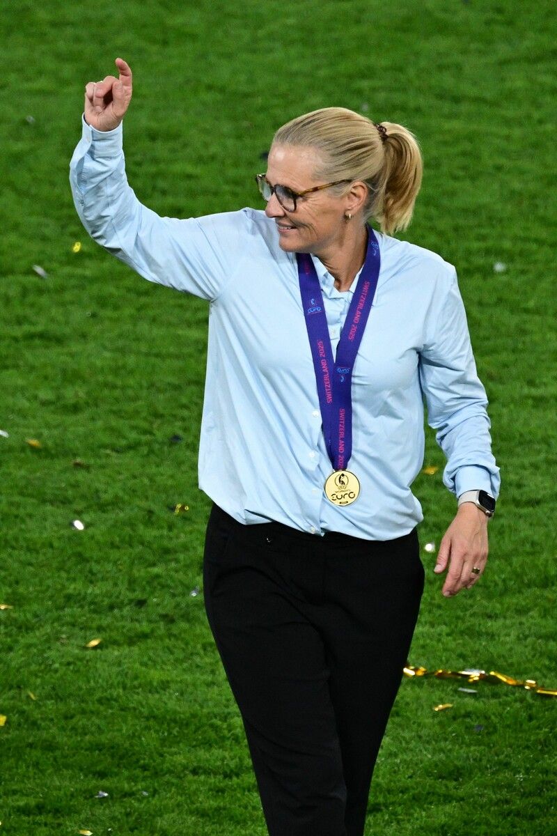 Sarina Wiegman tanzte nach dem Titelgewinn, „aber nicht gut“, sagte sie.⇒apa