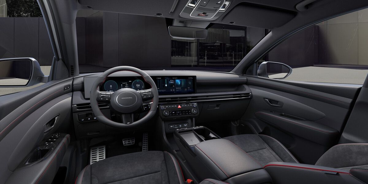 Voll digitalisiertes Cockpit, wenig Analoges, dennoch easy durchschaubar und simpel zu bedienen.