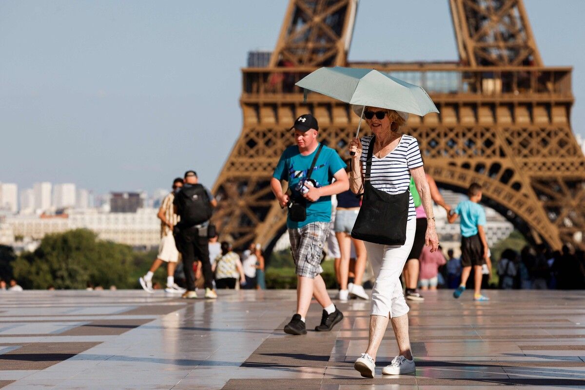 Wegen extremer Temperaturen bleibt die Spitze des Eiffelturms noch bis Donnerstag für Besucher geschlossen.⇒AFP