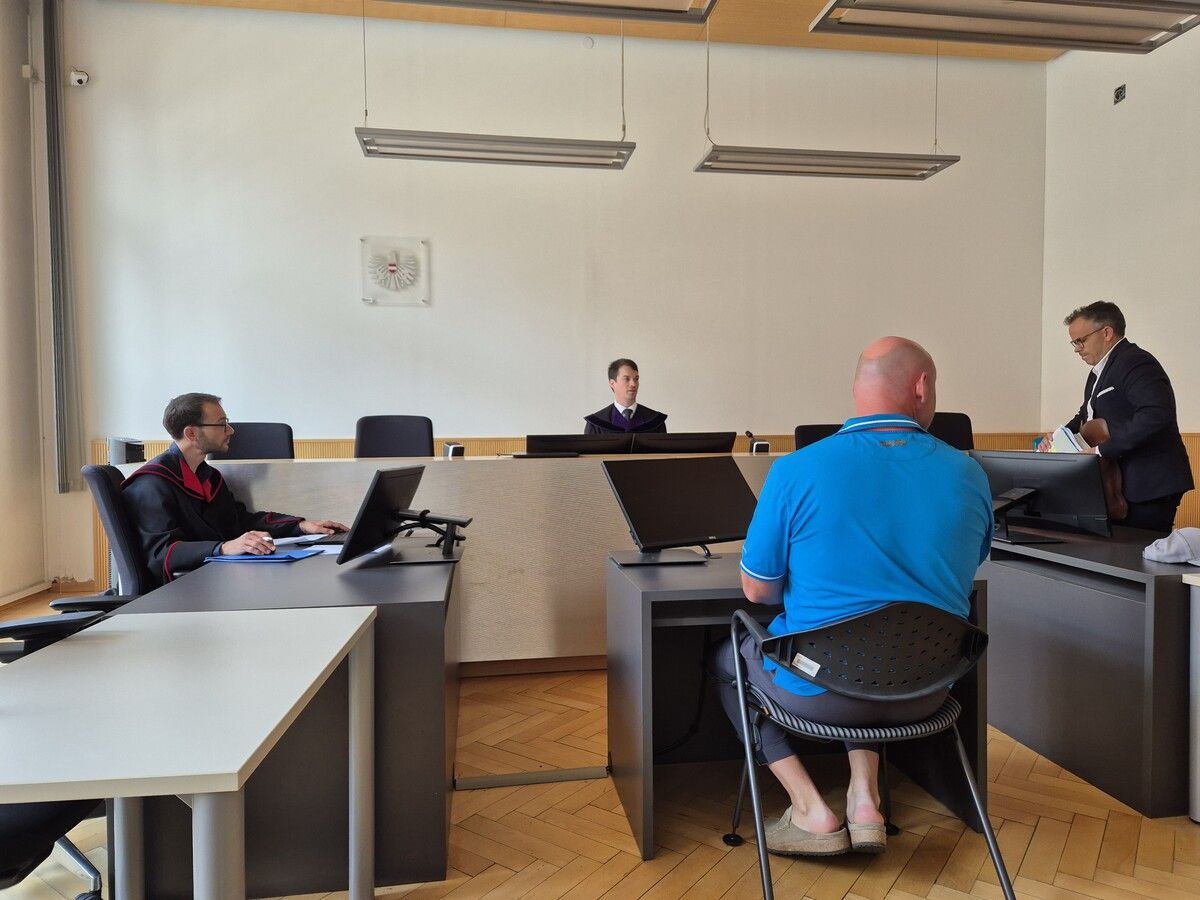 Am Mittwoch fand der neu aufgerollte Prozess gegen den Bregenzer Winzer am Landesgericht Feldkirch statt. ⇒ECkert (2)