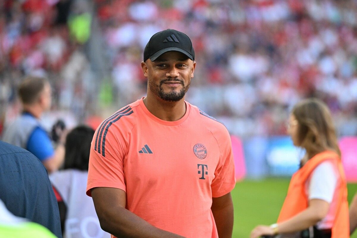 Bayern-Cheftrainer Vincent Kompany strahlt Optimismus aus.⇒apa
