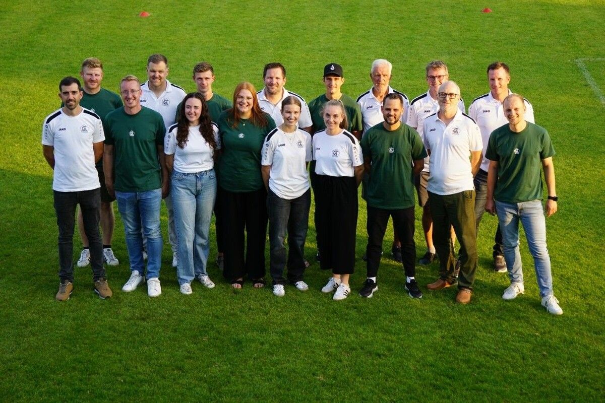 Das neue, große Vorstandsteam des FC Sohm Alberschwende. ⇒thomas Knobel