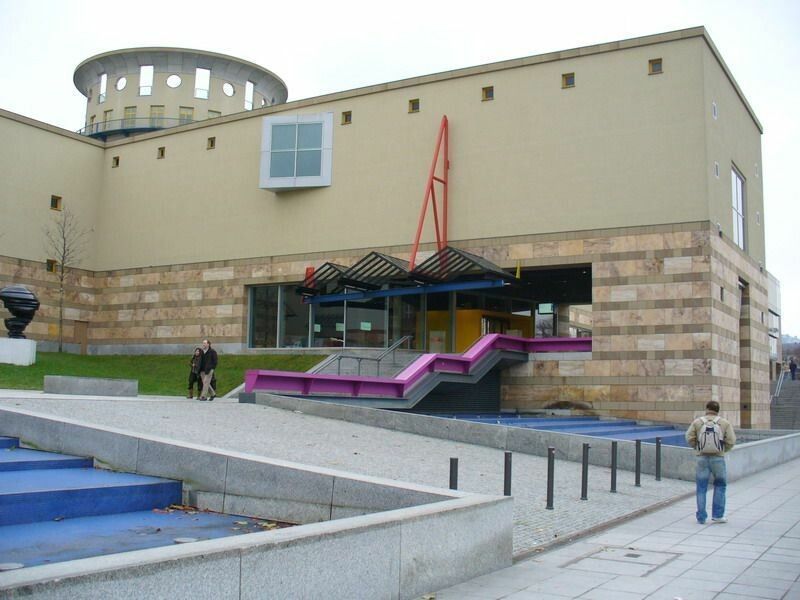 Die aktuelle Ausstellung steht unter dem Motto „Frei Schwimmen - Gemeinsam?!“.⇒Enslin