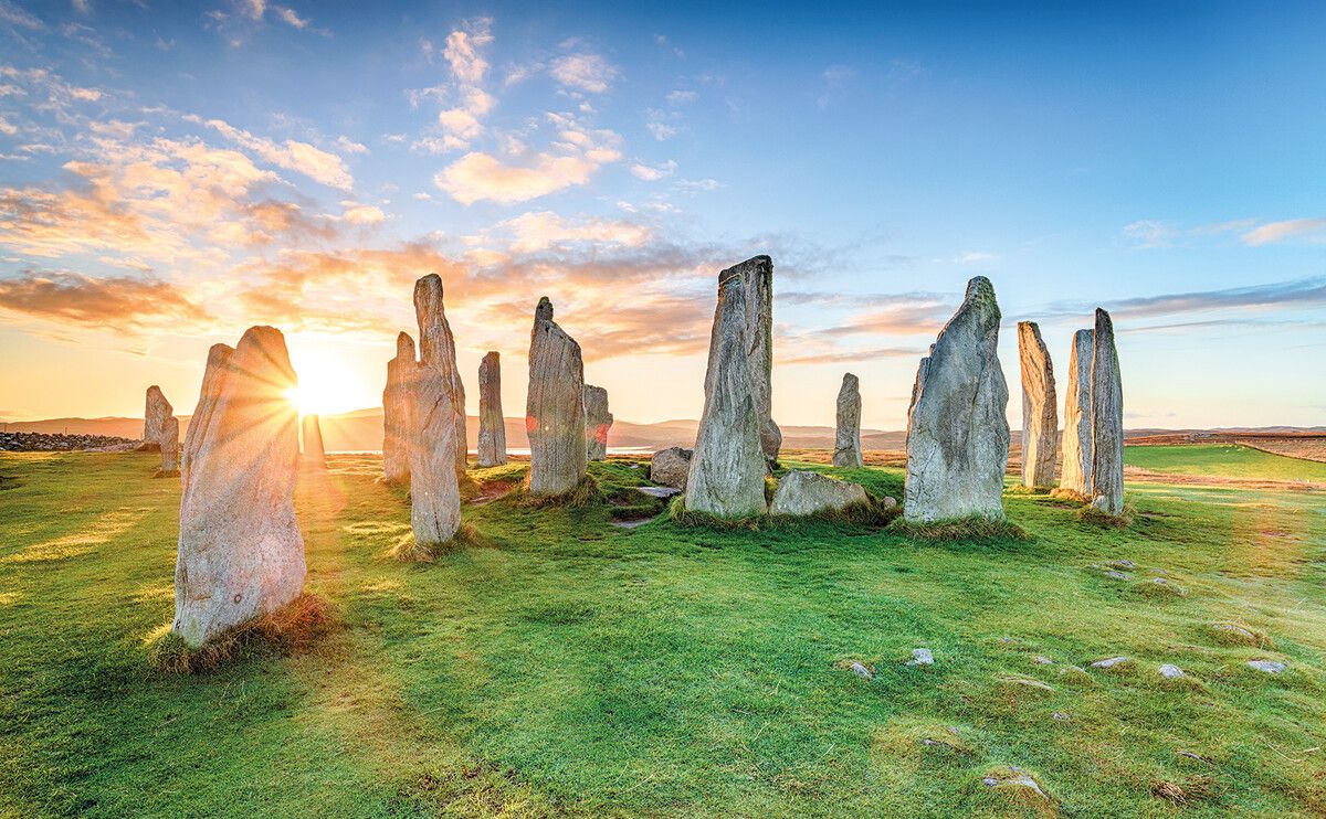 Die Callanish Standing Stones sind ein mystischer Ort – besonders bei tief stehender Sonne.