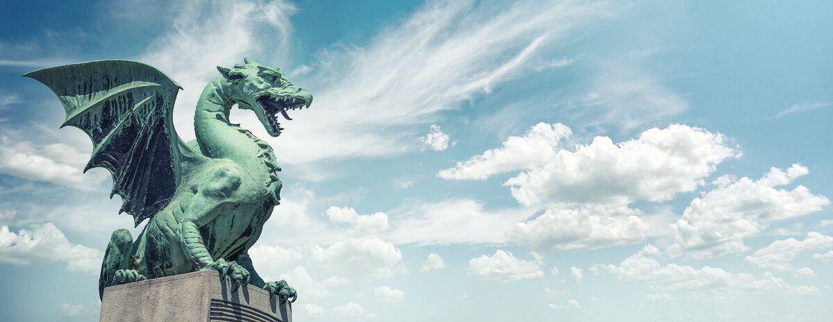 Die Drachenbrücke ist eines der bekanntesten Wahrzeichen Ljubljanas.⇒