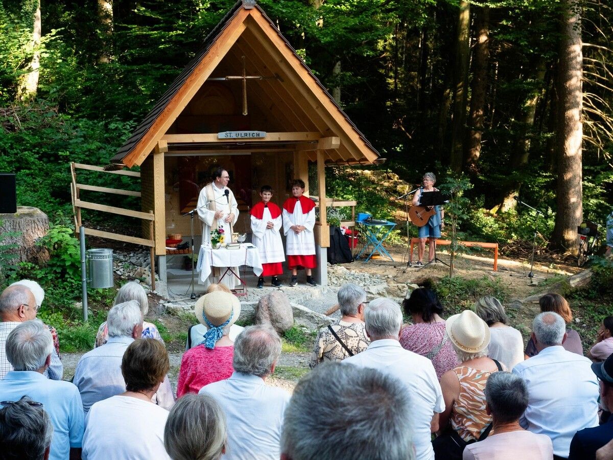 Die Einweihung der Kapelle fand vor rund 200 Gästen statt.⇒ALO