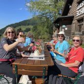 Demenzcafé-Helferinnen unterwegs