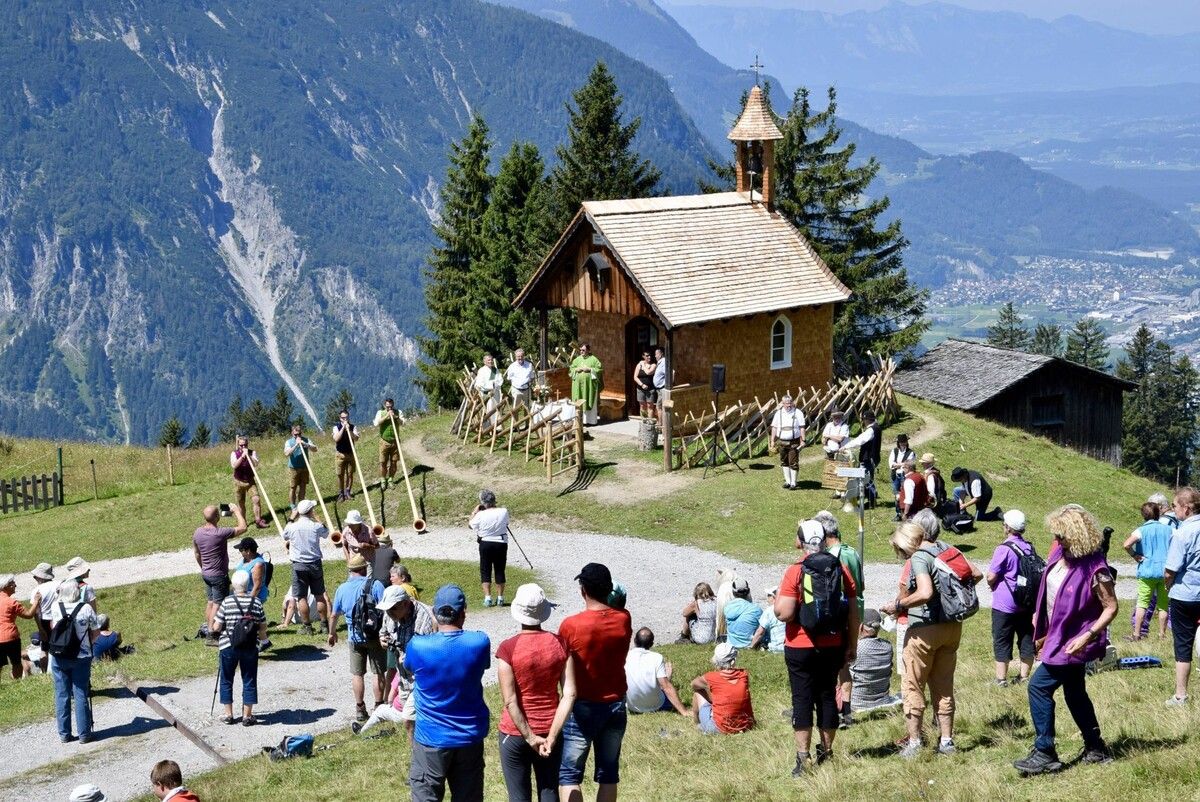 Die Kapelle Rellseck am Bartholomäberg befindet sich auf ungefähr 1500 Metern Seehöhe.⇒Gerhard Scopoli