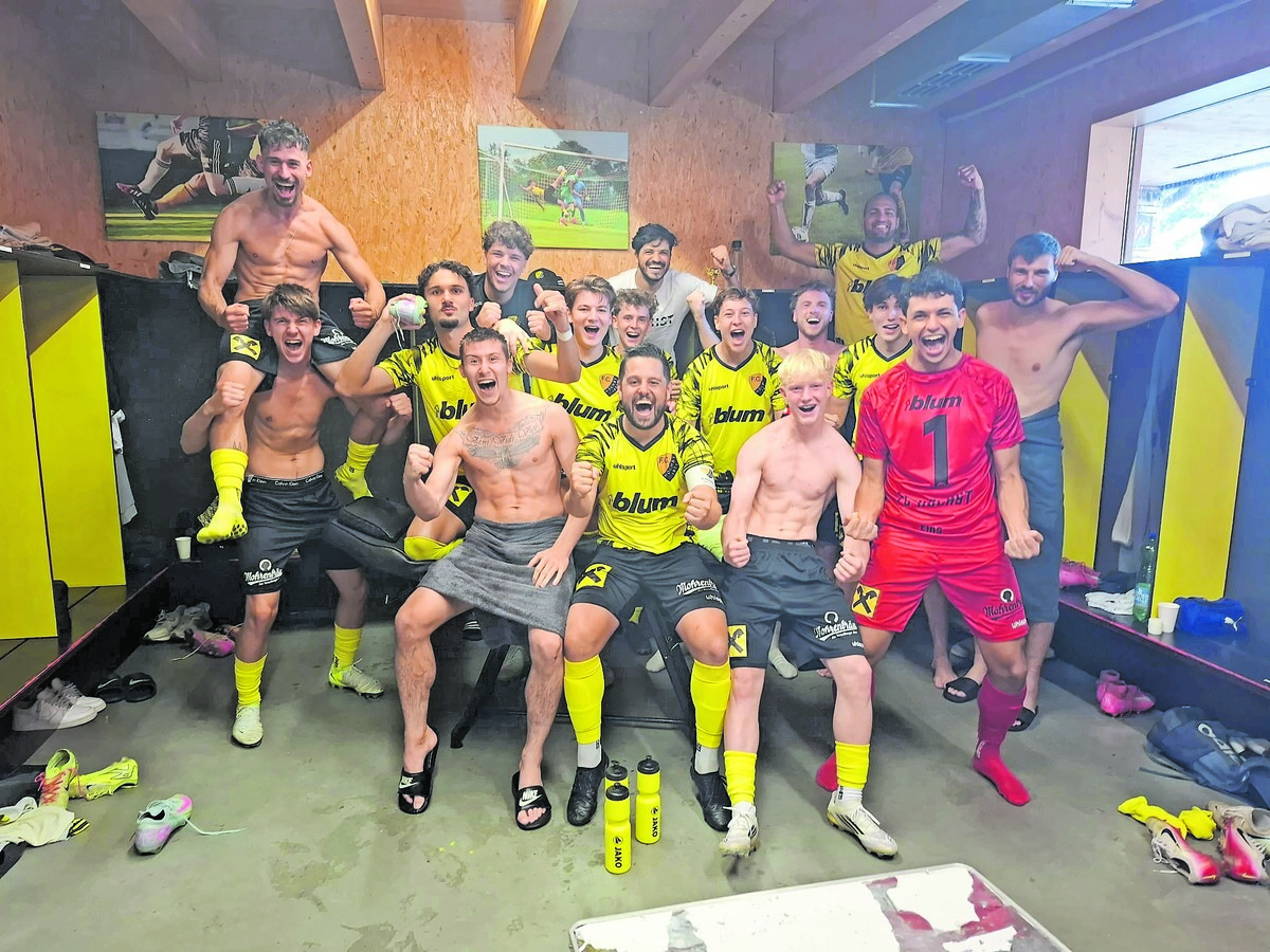 Groß war der Jubel beim FC Höchst nach dem ersten Saisonsieg.⇒PPL