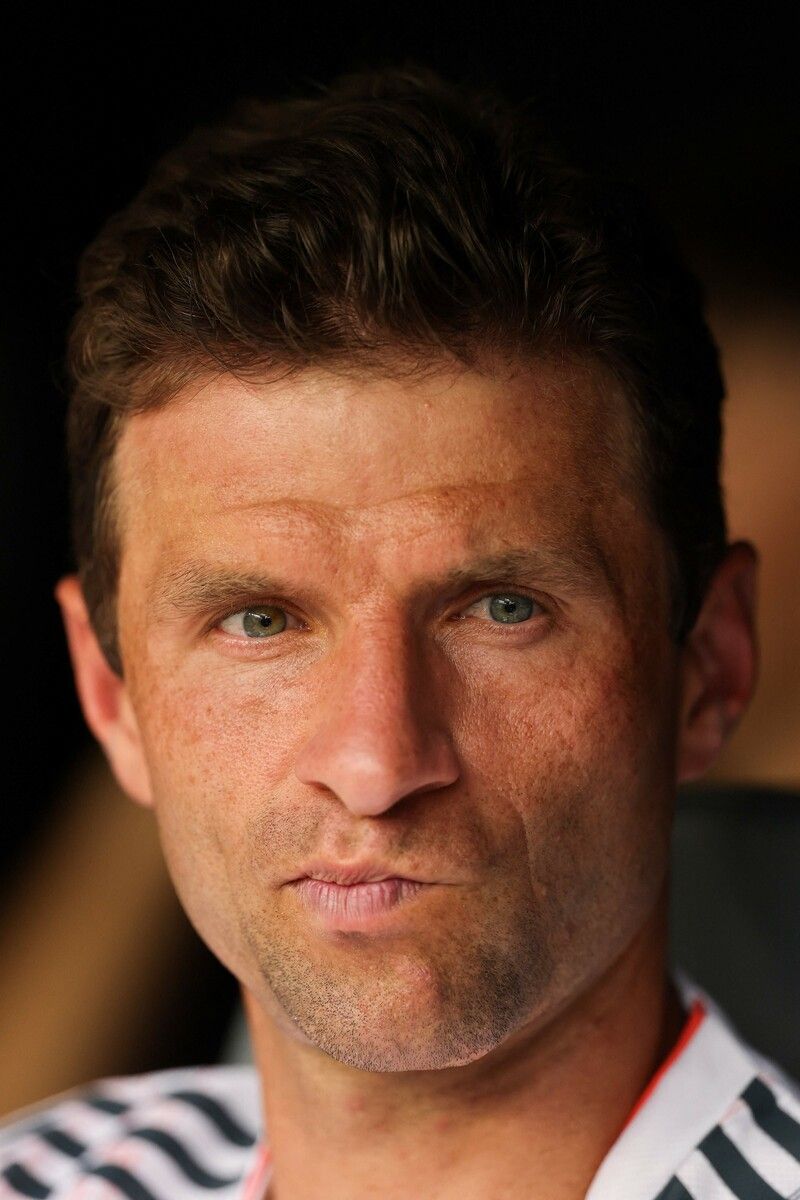 Hier noch ohne Schnurrbart: Thomas Müller.⇒afp