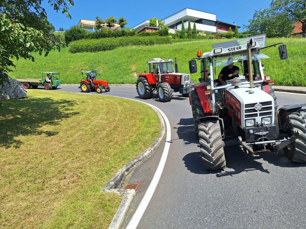 Höhepunkt des Oldtimertreffens war die Fraxernrundfahrt.⇒alo