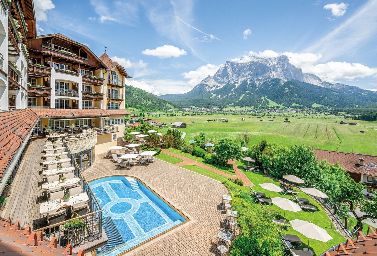 Im 4-Sterne-Superior-Hotel Post Lermoos wird Geschichte stilvoll neu erzählt.⇒Gunter Standl