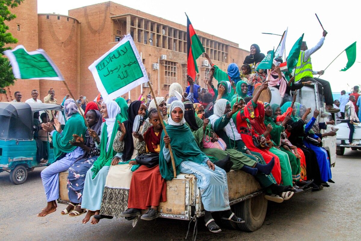 Junge Frauen nehmen an einer Parade zum Geburtstag des islamischen Propheten Mohammed in der sudanesischen Hauptstadt Khartum teil. afp