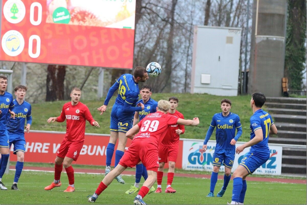 Kopfball- und zweikampfstark ist Luca Vater.⇒Knobel